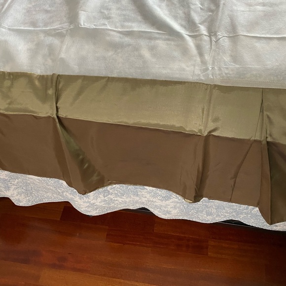 Bedding Queen Size Bed Skirt And 2 Euro Shams Embroidered Poshmark